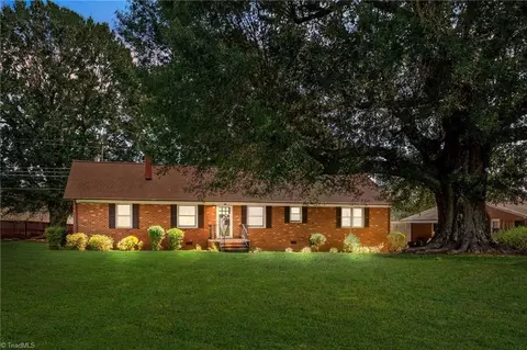 1991 Charlotte Hwy, Mooresville, NC 28115