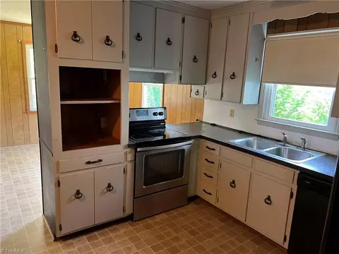 7926 Us Highway 601, Dobson, NC 27017 photo 9