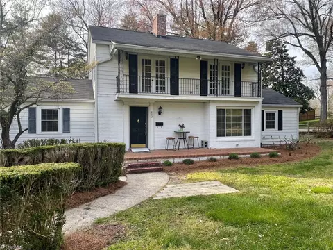 802 W Lake Dr, Thomasville, NC 27360