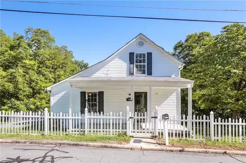 352 Jackson St, Reidsville, NC 27320