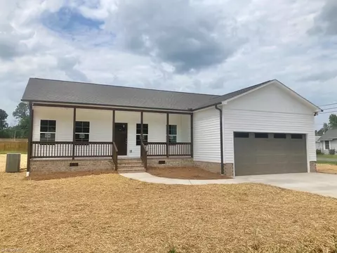 1516 Hampton St, Lexington, NC 27295