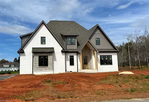 3200 Pasture View Dr, Summerfield, NC 27358