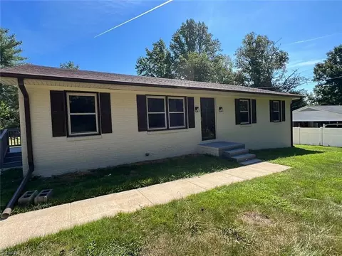 302 Parkland Rd, Reidsville, NC 27320