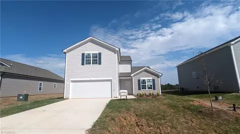 213 Middleton Dr, Lexington, NC 27295