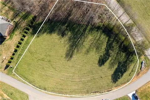 8 Town N Country Drive, Wilkesboro, NC 28697
