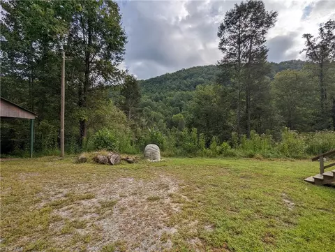 1015 Shell Creek Rd, Ferguson, NC 28624