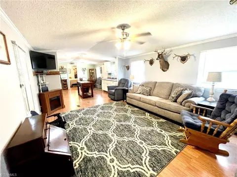 970 Edwards Keys Rd, Roaring River, NC 28669