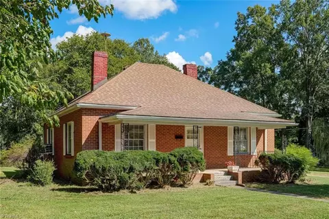 610 Price St, Eden, NC 27288