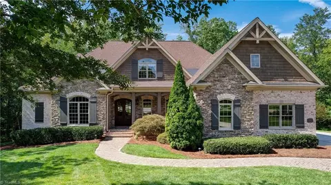 5807 Scotland Oaks Ct, Greensboro, NC 27407