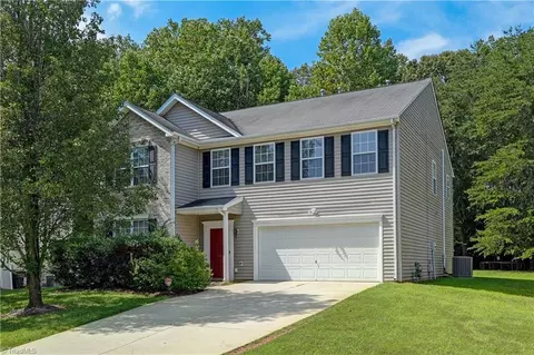 1104 Hampton Park Dr, High Point, NC 27265