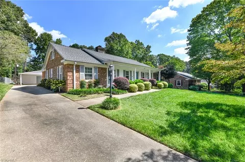 3404 Northampton Dr, Greensboro, NC 27408