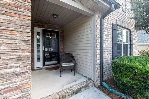669 Chas Ct, High Point, NC 27265 photo 2