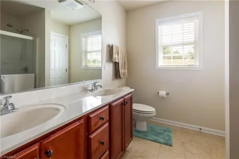 669 Chas Ct, High Point, NC 27265 photo 15