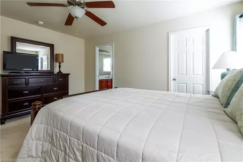 669 Chas Ct, High Point, NC 27265 photo 16