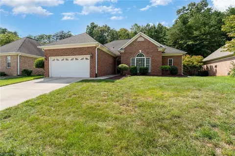120 Oakmont Dr, Kernersville, NC 27284