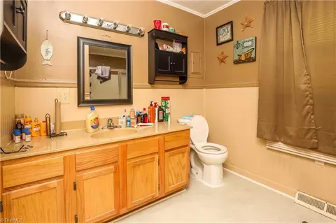 803 Benjamin Rd, Madison, NC 27025 photo 17