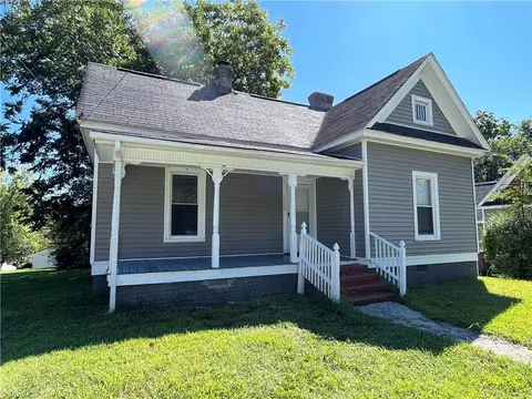 1103 Omaha St, Greensboro, NC 27406