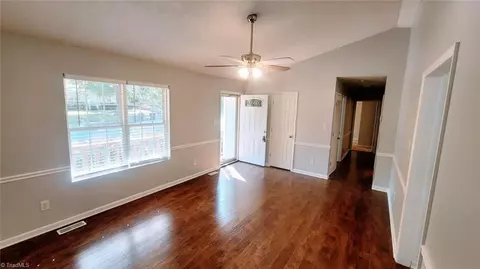 2907 Westgate Dr, High Point, NC 27265 photo 5