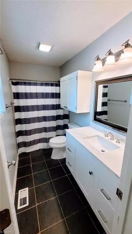 2907 Westgate Dr, High Point, NC 27265 photo 8