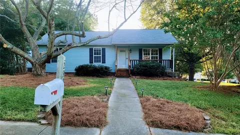 2907 Westgate Dr, High Point, NC 27265 photo 1