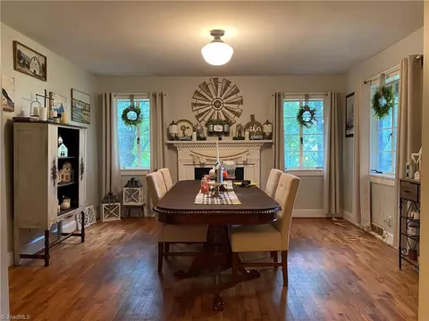 113 King St E, King, NC 27021 photo 3