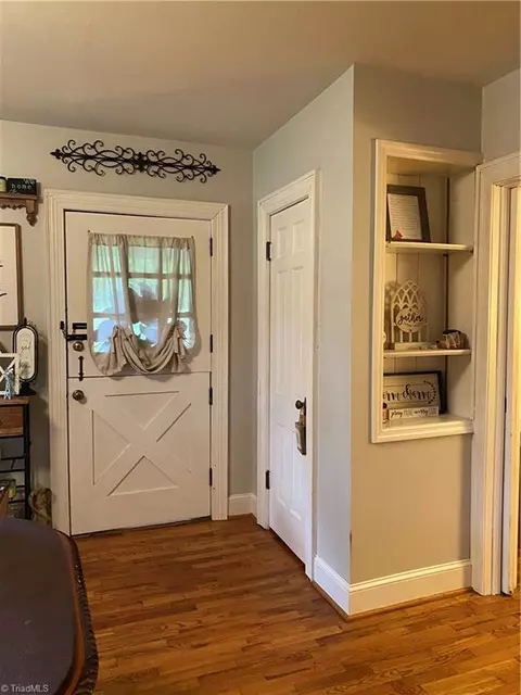 113 King St E, King, NC 27021 photo 5