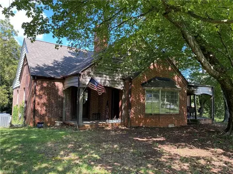 113 King St E, King, NC 27021