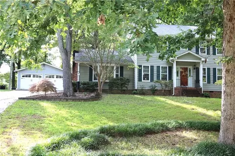 3631 Malibu Dr, High Point, NC 27265
