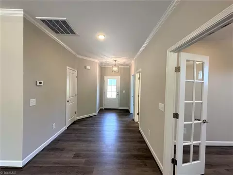 3441 Willowcrest St, High Point, NC 27265 photo 2