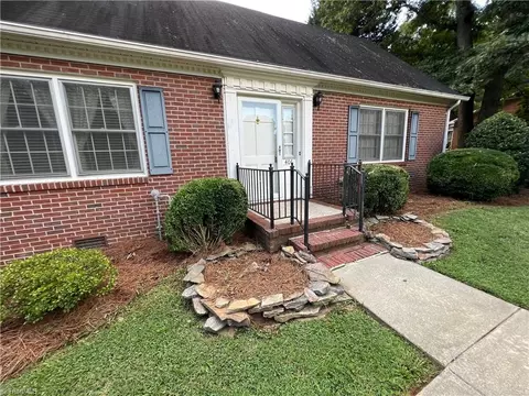 406 Spring St, King, NC 27021 photo 8