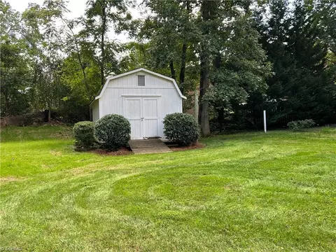 406 Spring St, King, NC 27021 photo 12