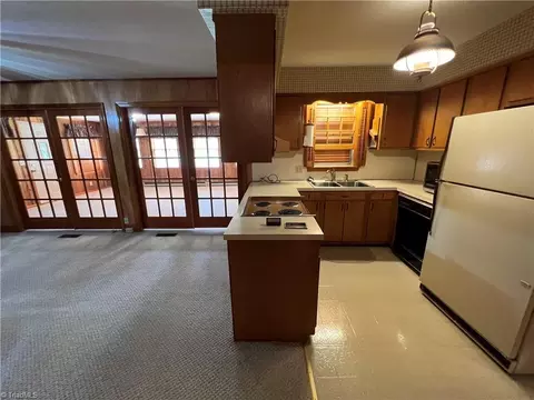406 Spring St, King, NC 27021 photo 23