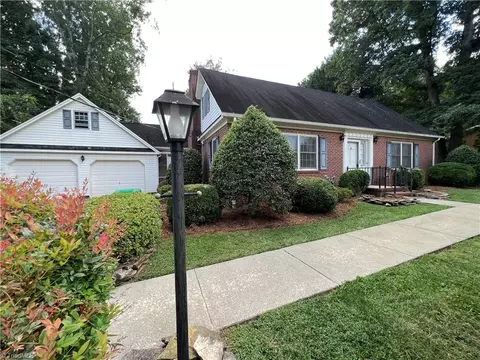 406 Spring St, King, NC 27021 photo 5