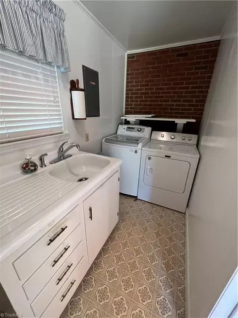 406 Spring St, King, NC 27021 photo 44