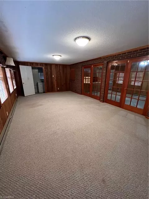 406 Spring St, King, NC 27021 photo 26