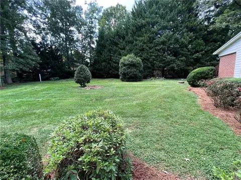 406 Spring St, King, NC 27021 photo 10