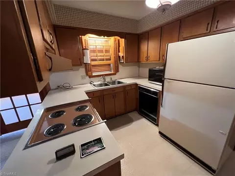 406 Spring St, King, NC 27021 photo 24