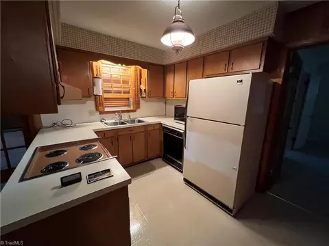 406 Spring St, King, NC 27021 photo 28