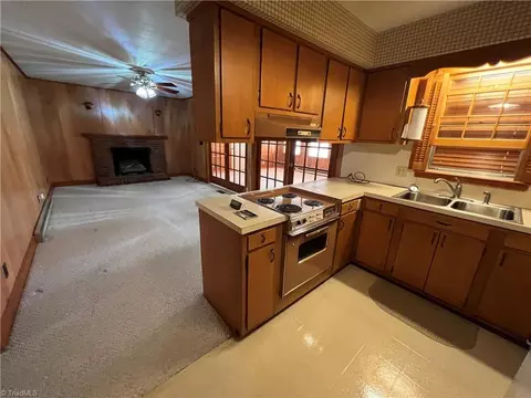 406 Spring St, King, NC 27021 photo 25