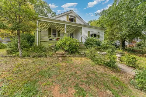 801 Circle Dr, Eden, NC 27288