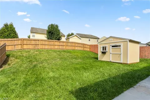 3852 Tonsley Pl, High Point, NC 27265 photo 39