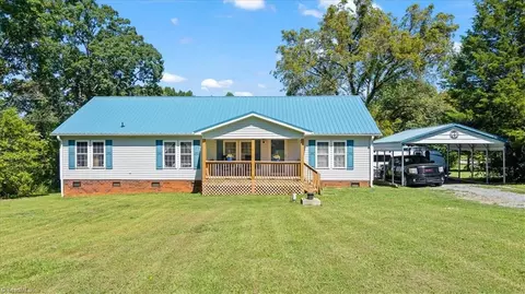 1642 Danny Bell Rd, Asheboro, NC 27205