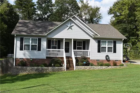 5150 Hilltop Ave, Trinity, NC 27370 photo 3