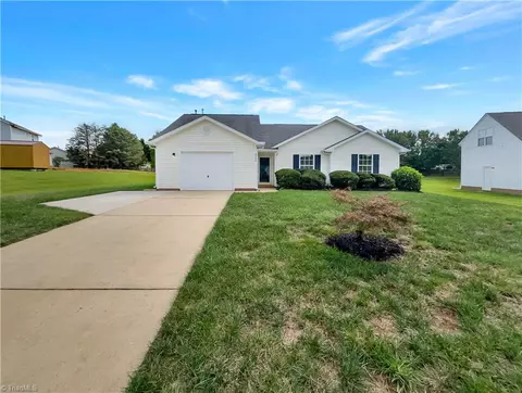 4606 Cherrywood Dr, Greensboro, NC 27405