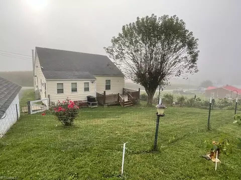 928 Eagle Bottom Rd, Fries, VA 24330 photo 23