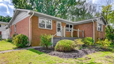 4201 Whippoorwill Dr, Greensboro, NC 27407