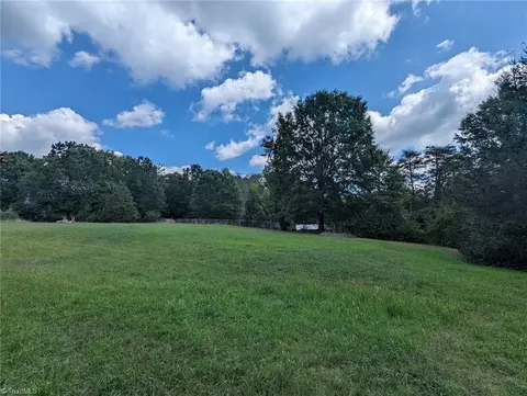 111 Longbow Rd, Reidsville, NC 27323