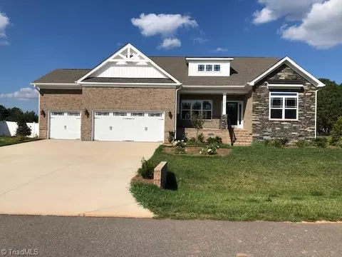 7916 NW Meadows Dr #83, Stokesdale, NC 27357