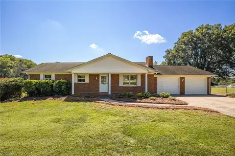 223 Lenalan Dr, Lexington, NC 27295