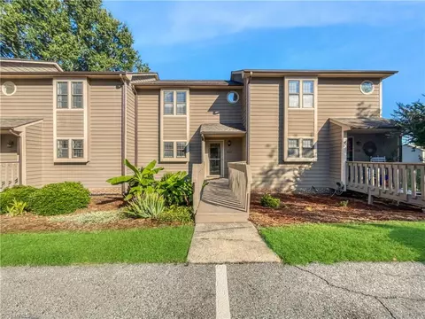 1233 Watermark Ct, High Point, NC 27265